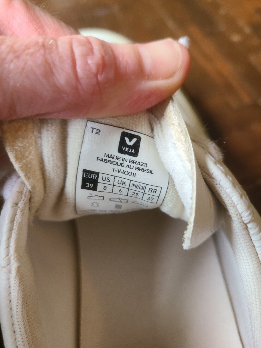 Veja Campo Low-Top Sneaker in White with Black V - Picture 9 of 10